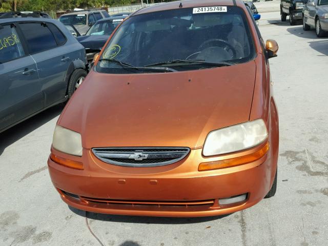 KL1TD66677B760173 - 2007 CHEVROLET AVEO BASE ORANGE photo 9