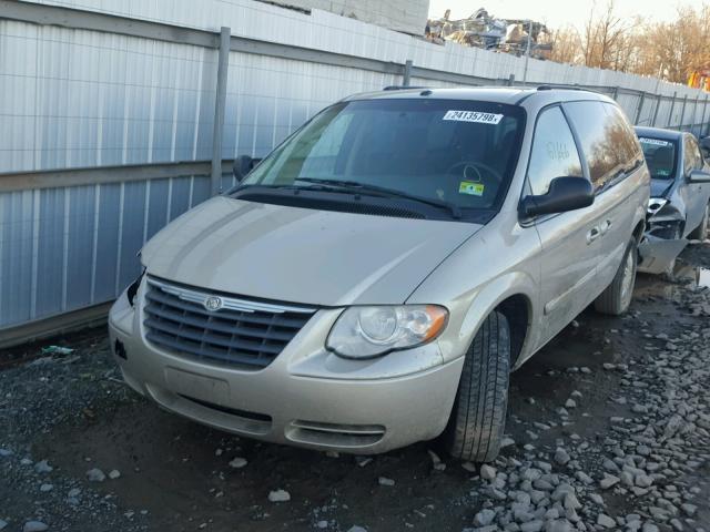 2A4GP54L06R887359 - 2006 CHRYSLER TOWN & COU BEIGE photo 2