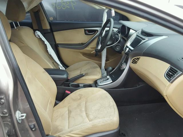 5NPDH4AE1BH052092 - 2011 HYUNDAI ELANTRA GL BEIGE photo 5