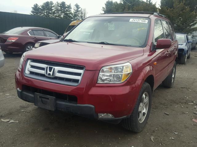 5FNYF18596B020717 - 2006 HONDA PILOT EX RED photo 2