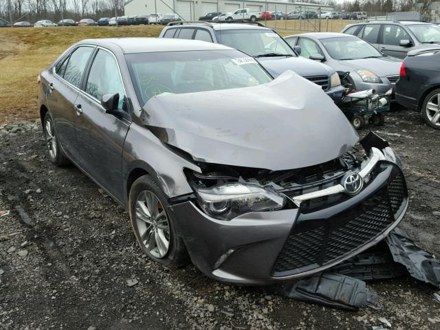 4T1BF1FK9HU799783 - 2017 TOYOTA CAMRY LE GRAY photo 1