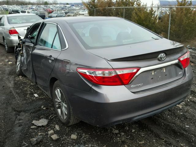 4T1BF1FK9HU799783 - 2017 TOYOTA CAMRY LE GRAY photo 3