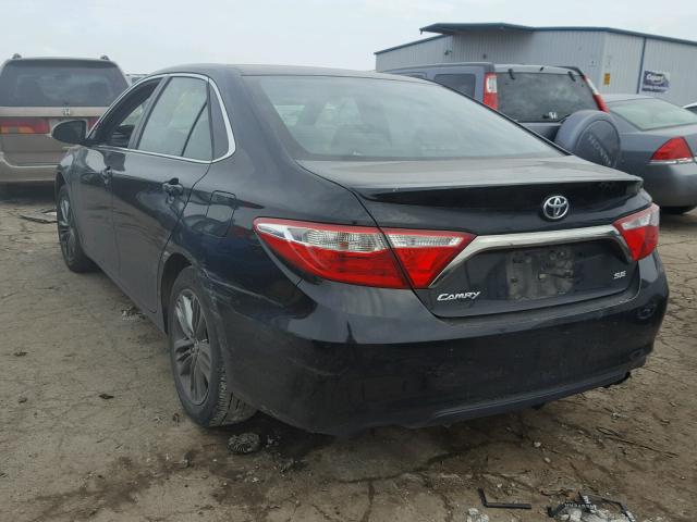 4T1BF1FKXHU303499 - 2017 TOYOTA CAMRY LE BLACK photo 3