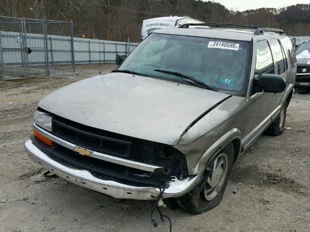 1GNDT13W112142496 - 2001 CHEVROLET BLAZER TAN photo 2