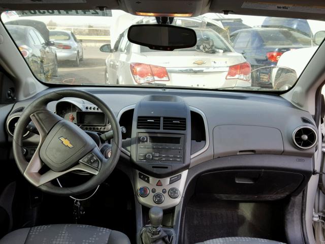 1G1JB5SH0G4118673 - 2016 CHEVROLET SONIC LS SILVER photo 9