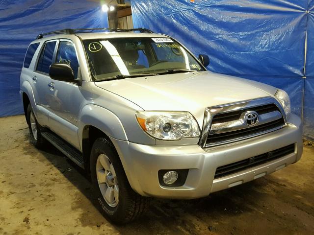 JTEBU14R770121626 - 2007 TOYOTA 4RUNNER SR SILVER photo 1