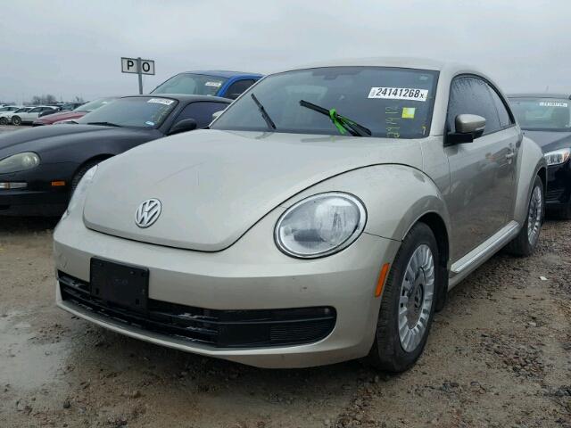 3VWJ07AT6GM605697 - 2016 VOLKSWAGEN BEETLE SE BEIGE photo 2