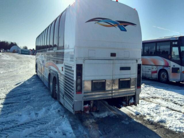 2PCL33492V1026285 - 1997 PREVOST BUS WHITE photo 3