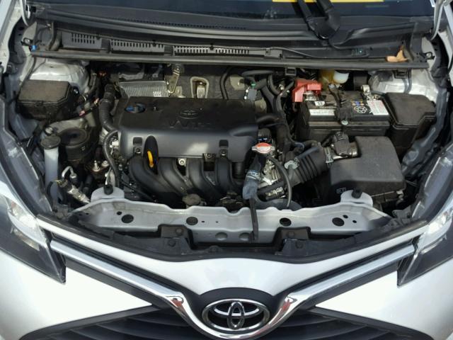 VNKKTUD35HA077343 - 2017 TOYOTA YARIS L SILVER photo 7