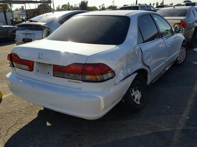 1HGCG66562A091417 - 2002 HONDA ACCORD LX WHITE photo 4