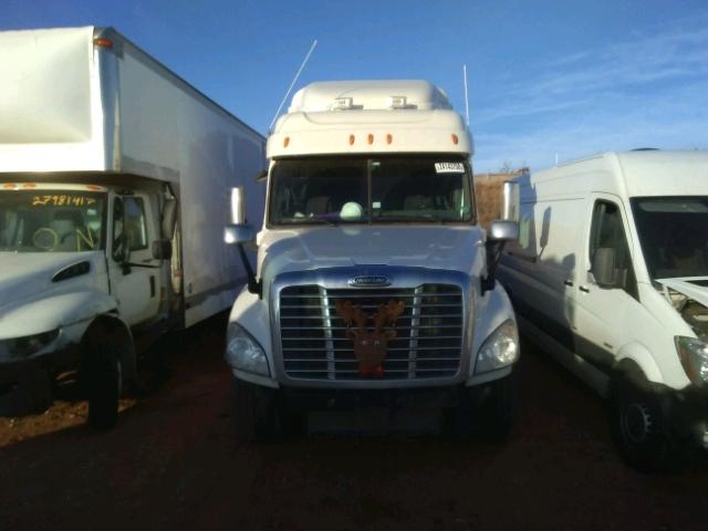 1FUJGLBG9CSBF6078 - 2012 FREIGHTLINER CASCADIA 1 WHITE photo 9