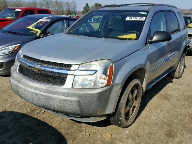 2CNDL13F156140258 - 2005 CHEVROLET EQUINOX LS SILVER photo 2