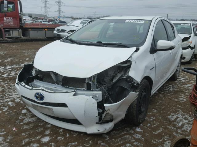 JTDKDTB39D1530151 - 2013 TOYOTA PRIUS C WHITE photo 2