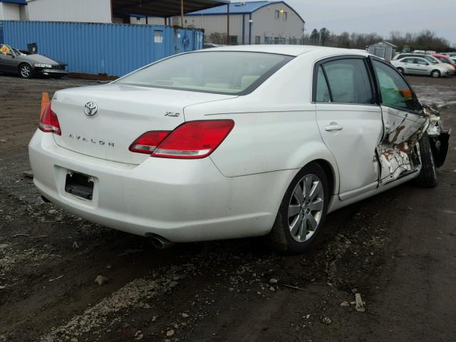 4T1BK36B86U079699 - 2006 TOYOTA AVALON XL WHITE photo 4