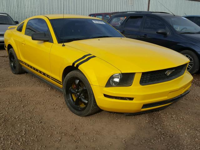 1ZVFT80NX55198959 - 2005 FORD MUSTANG YELLOW photo 1