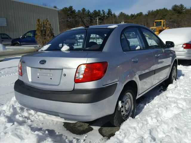 KNADE223096466315 - 2009 KIA RIO BASE SILVER photo 4