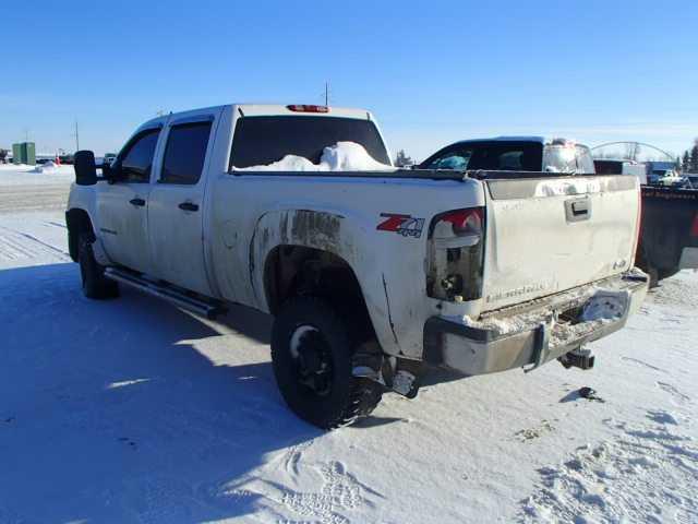 1GTHK23K68F106693 - 2008 GMC SIERRA K25 WHITE photo 3