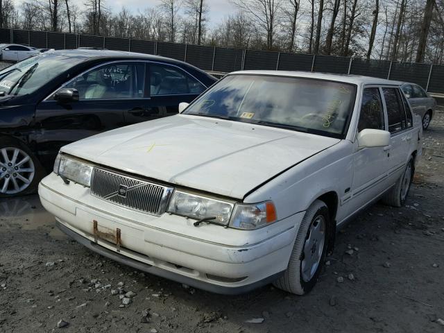 YV1KS9601W1123723 - 1998 VOLVO S90 WHITE photo 2