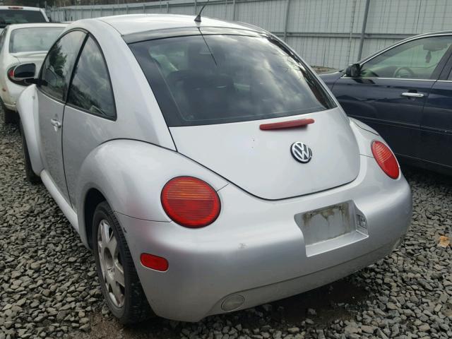 3VWCD21CXXM470532 - 1999 VOLKSWAGEN NEW BEETLE SILVER photo 3