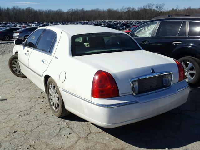 1LNHM82V37Y616006 - 2007 LINCOLN TOWN CAR S WHITE photo 3