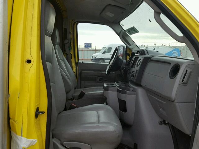 1FDSE3FL2BDA27320 - 2011 FORD ECONOLINE YELLOW photo 5