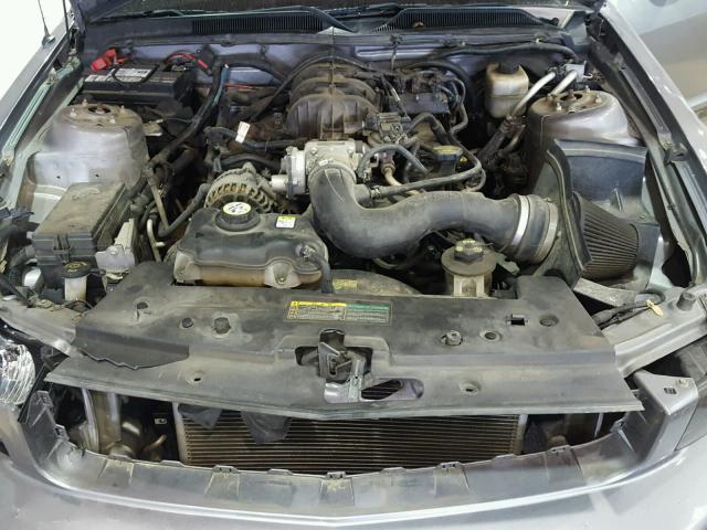 1ZVFT80NX75324868 - 2007 FORD MUSTANG GRAY photo 7