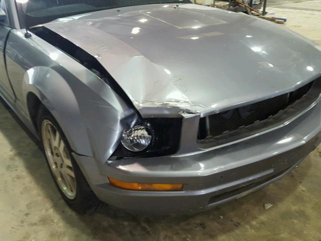 1ZVFT80NX75324868 - 2007 FORD MUSTANG GRAY photo 9