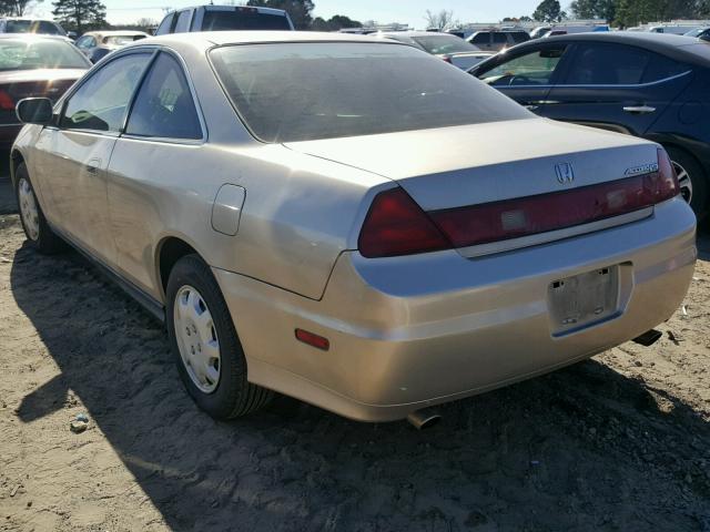 1HGCG22431A017912 - 2001 HONDA ACCORD LX GOLD photo 3