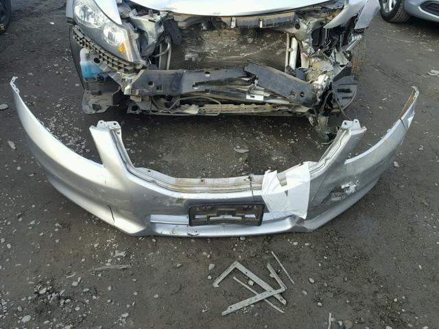 1HGCP2F65CA102491 - 2012 HONDA ACCORD SE SILVER photo 9