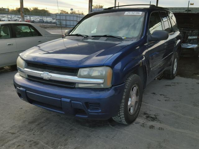 1GNDS13S122176794 - 2002 CHEVROLET TRAILBLAZE BLUE photo 2