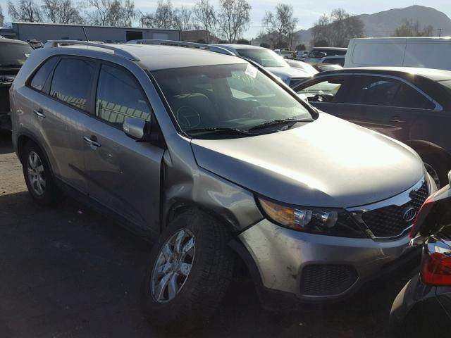 5XYKT4A26DG364768 - 2013 KIA SORENTO LX SILVER photo 1