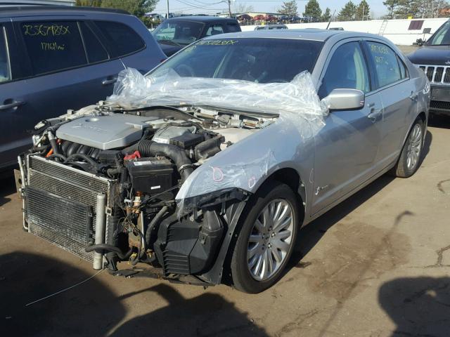 3FADP0L39AR304048 - 2010 FORD FUSION HYB SILVER photo 2