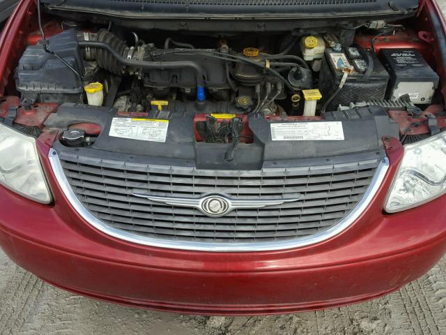 2C8GP443X3R135369 - 2003 CHRYSLER TOWN & COU RED photo 7