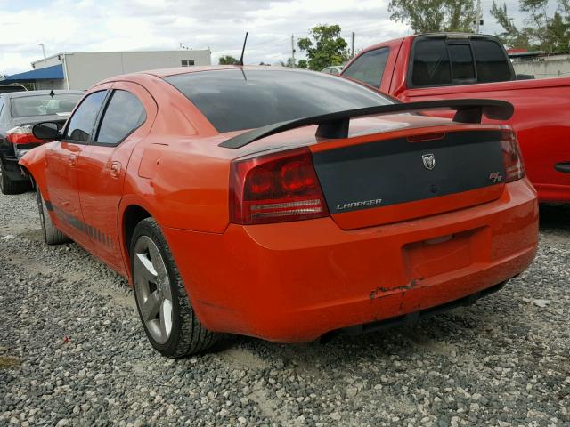 2B3LA53H28H202775 - 2008 DODGE CHARGER R/ ORANGE photo 3