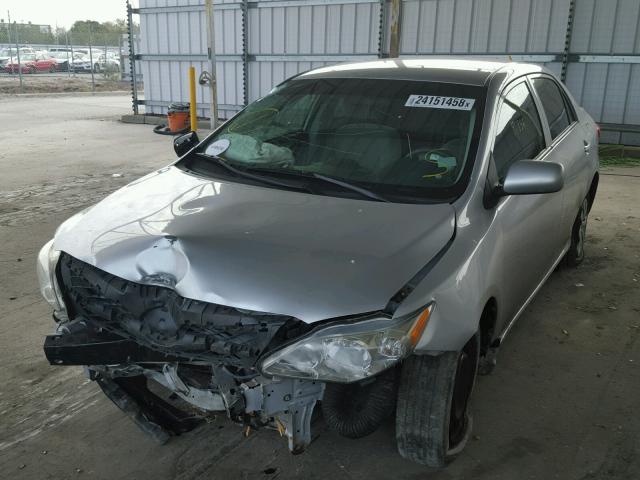 2T1BU4EEXCC894897 - 2012 TOYOTA COROLLA BA SILVER photo 2