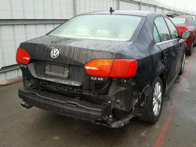 3VWDP7AJ2DM252359 - 2013 VOLKSWAGEN JETTA SE BLACK photo 4