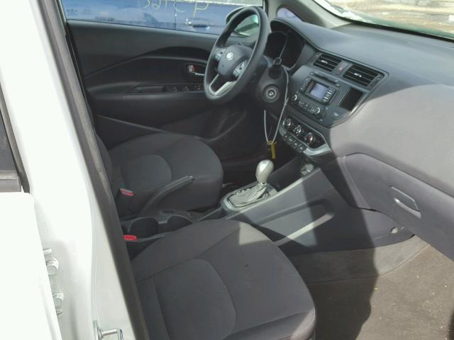 KNADM5A31E6382021 - 2014 KIA RIO LX Սպիտակ լուսանկար 5