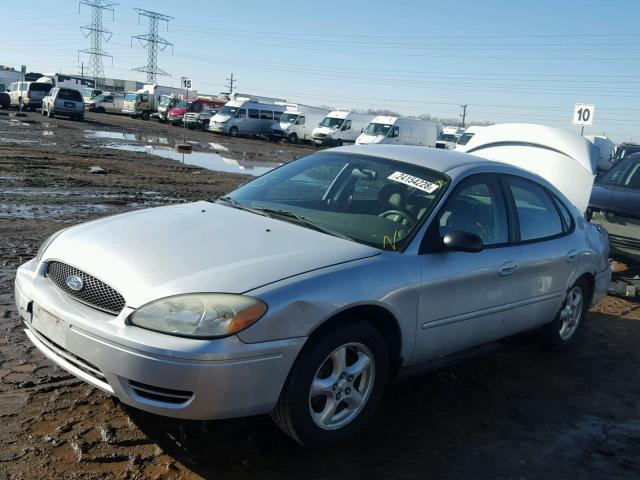 1FAFP532X5A241233 - 2005 FORD TAURUS SE SILVER photo 2