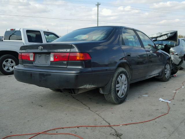 4T1BF22KXYU940257 - 2000 TOYOTA CAMRY LE GRAY photo 4