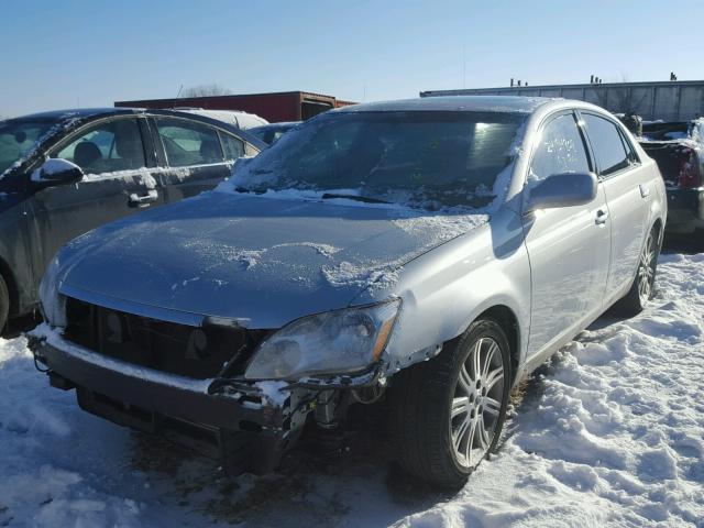 4T1BK36B77U237418 - 2007 TOYOTA AVALON XL SILVER photo 2