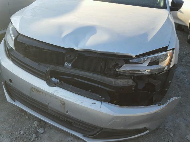 3VW2K7AJXEM250690 - 2014 VOLKSWAGEN JETTA BASE GRAY photo 9