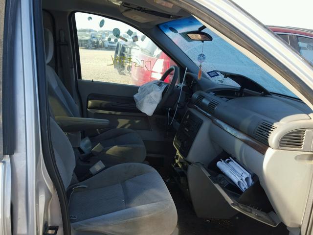 2FMZA52245BA45170 - 2005 FORD FREESTAR S SILVER photo 5