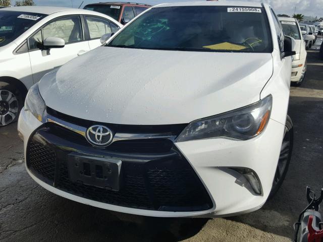 4T1BF1FK8GU167615 - 2016 TOYOTA CAMRY LE WHITE photo 2