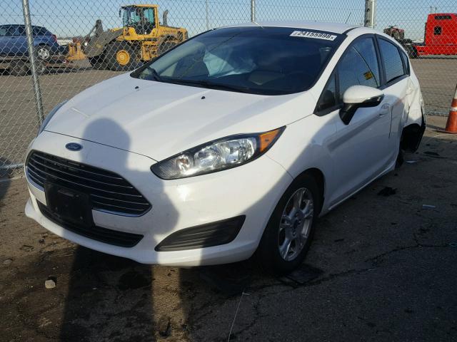 3FADP4EJ2EM121886 - 2014 FORD FIESTA SE WHITE photo 2