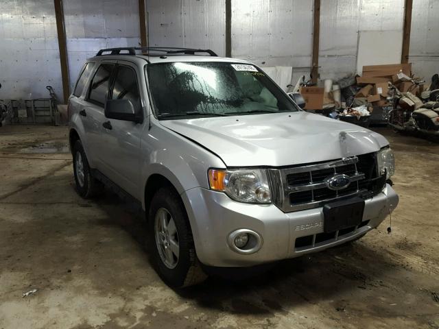 1FMCU0DG1AKA03208 - 2010 FORD ESCAPE XLT SILVER photo 1