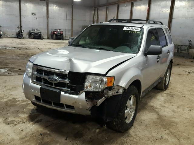 1FMCU0DG1AKA03208 - 2010 FORD ESCAPE XLT SILVER photo 2