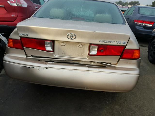 JT2BF22K5Y0257757 - 2000 TOYOTA CAMRY CE BROWN photo 9