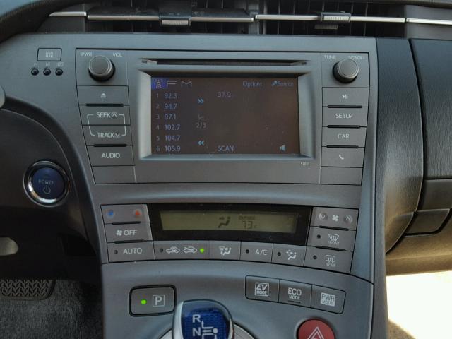 JTDKN3DU4D5695455 - 2013 TOYOTA PRIUS WHITE photo 9