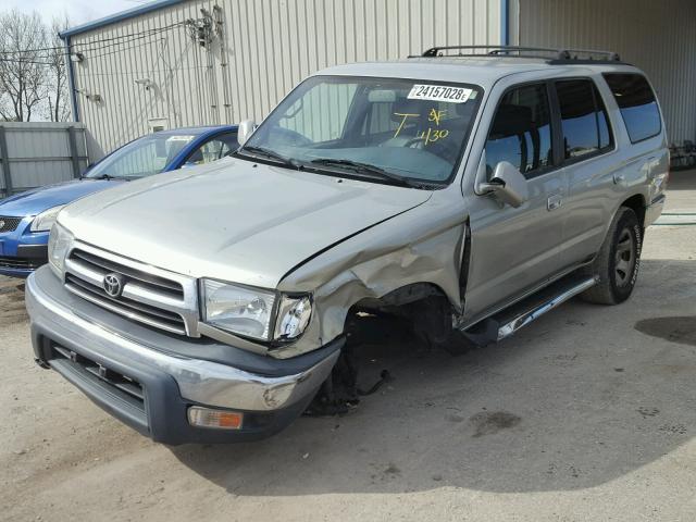 JT3GN86R8Y0159921 - 2000 TOYOTA 4RUNNER SR SILVER photo 2