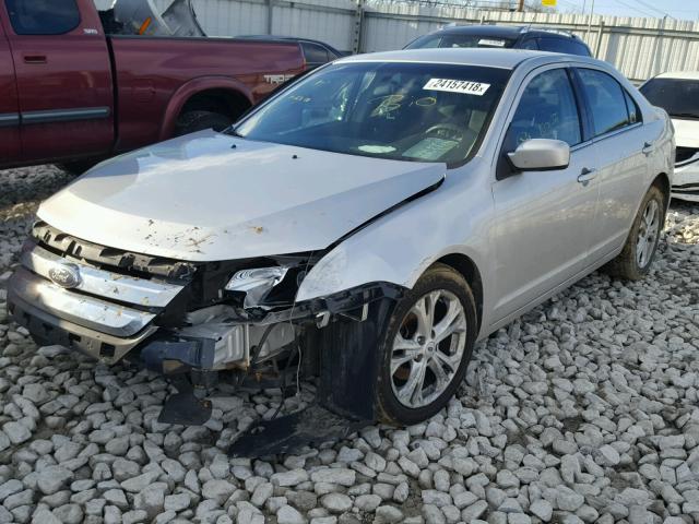 3FAHP0HA3CR329023 - 2012 FORD FUSION SE SILVER photo 2